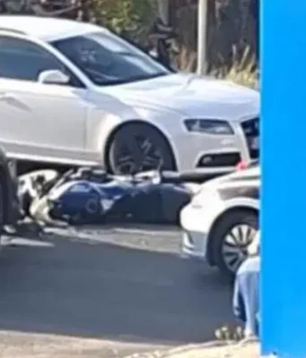 Sudar motocikla i automobila u Vogošći: Motociklista prevezen na KCUS