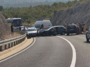 Teška saobraćajna nesreća na putu Stolac – Neum: Sudarilo se više vozila, ima povrijeđenih