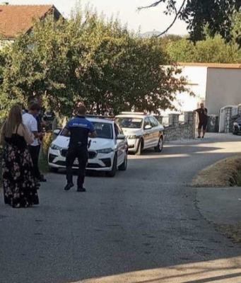 DRAMA KOD ŽIVINICA: Muškarac se slučajno ranio pištoljem