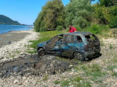 NAKON 13 GODINA IZRONILA ŠOKANTNA TAJNA: Zbog niskog vodostaja pronađen ukradeni automobil, policija ostala zatečena