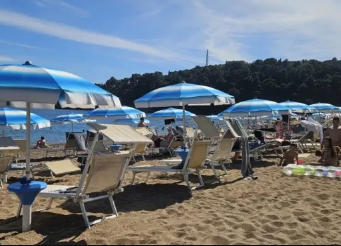 PAKAO NA CRNOGORSKOM PRIMORJU: Turisti masovno pakuju kofere i prekidaju odmor zbog ovoga