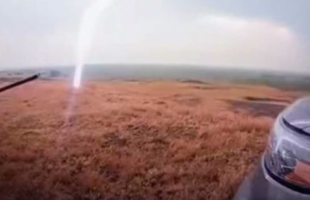 GROM UDARIO NEKOLIKO METARA OD POLICAJCA: Snimak trenutka ledi krv u žilama
