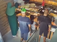 VIDEO / Nadzorne kamere snimile krađu: Žena iz pekare odnijela tri kutije za sadaku