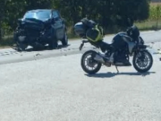 Teška nesreća kod Doboja: Motociklista poginuo, dijelovi vozila rasuti po cesti