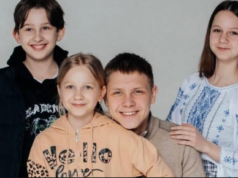 Nakon smrti majke, mladić je preuzeo najveću životnu borbu – sam odgaja četvero braće i sestara