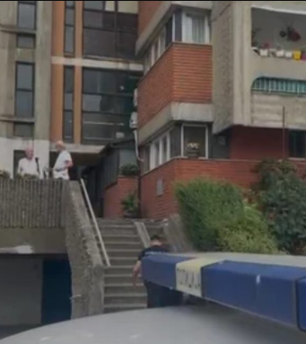 SIN OSUMNJIČEN ZA UBISTVO MAJKE? Policija blokirala ulicu nakon pronalaska tijela žene u stanu