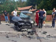 Teška nesreća kod Banovića: U sudaru autobusa i automobila poginula jedna osoba