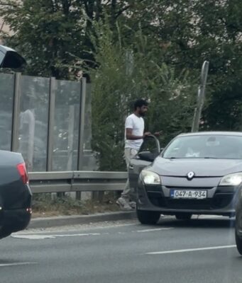 SAOBRAĆAJNA NESREĆA NA STUPU PRERASLA U TUČU Video