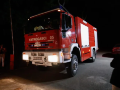 Drama u sarajevskom naselju: Požar izbio u stanu u Hrasnom, jedna osoba povrijeđena i prevezena na KCUS