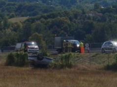 Teška nesreća kod Ilijaša: Automobil završio prevrnut na krovu na autoputu