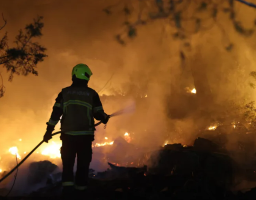 PAKAO NA BRAČU: Vatrena stihija guta sve pred sobom, evakuisano više od 200 ljudi (VIDEO)