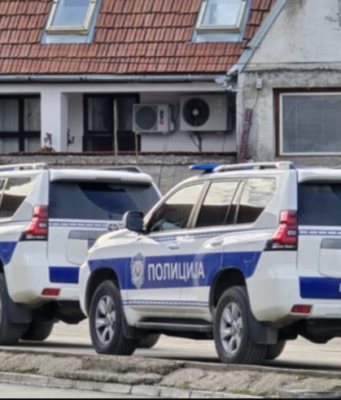 Horor pred troje djece: Brutalno pretukao ženu, potom uzeo brener i plinsku bocu