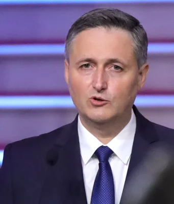 Nezvanični rezultati: Bećirović prešao u vodstvo, čekamo podatke CIK-a