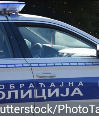 Užas kod pružnog prelaza: Voz udario u automobil